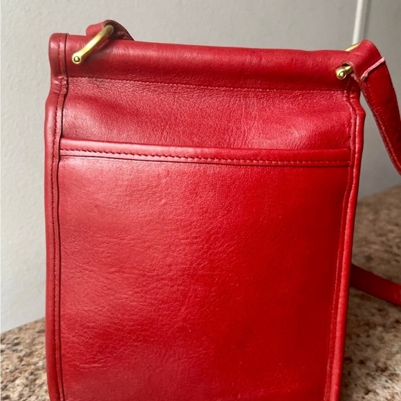Red Vintage Coach Crossbody - Picture 3 of 9